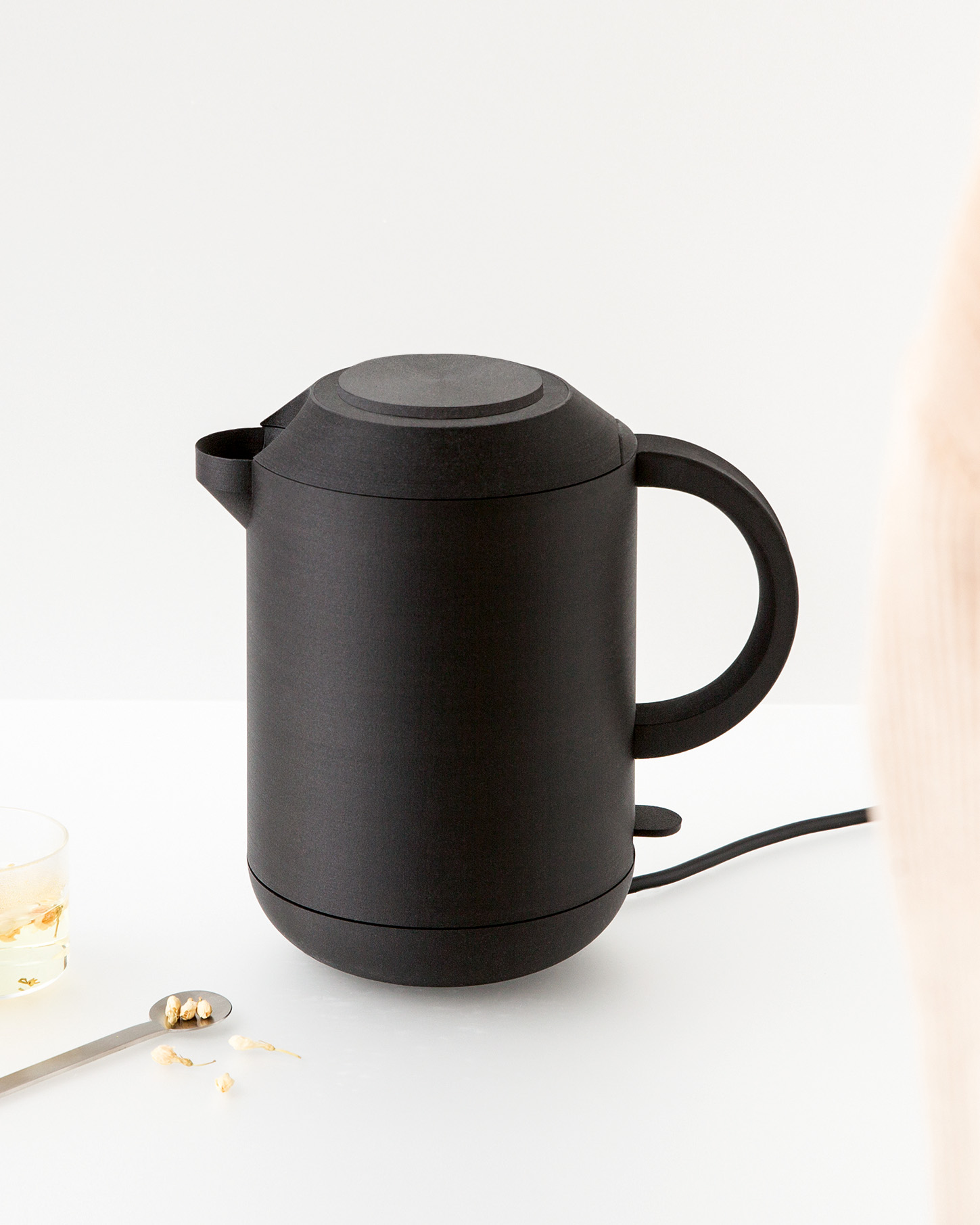 Detail of the MOTUS kettle by Natascha Burk